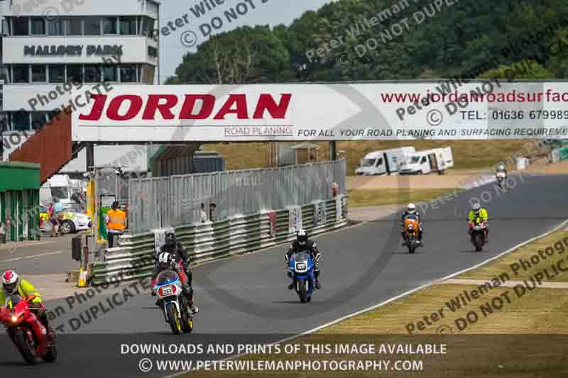Vintage motorcycle club;eventdigitalimages;mallory park;mallory park trackday photographs;no limits trackdays;peter wileman photography;trackday digital images;trackday photos;vmcc festival 1000 bikes photographs